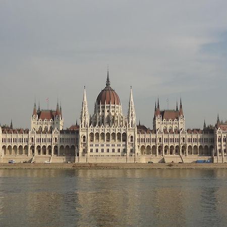 Residence Parliament Budapeste Exterior foto